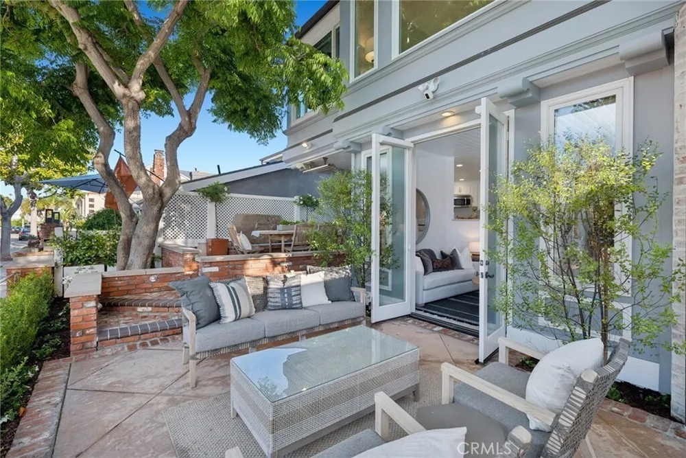 2117 Miramar Dr, Newport Beach, CA 92661