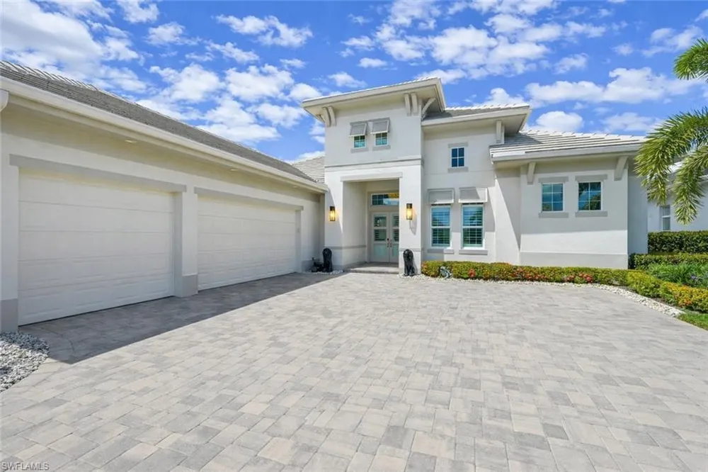 14338 Laguna Springs Ln, Naples, FL 34114