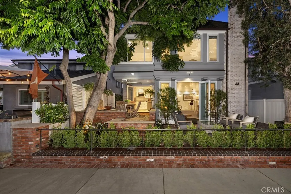 2117 Miramar Dr, Newport Beach, CA 92661