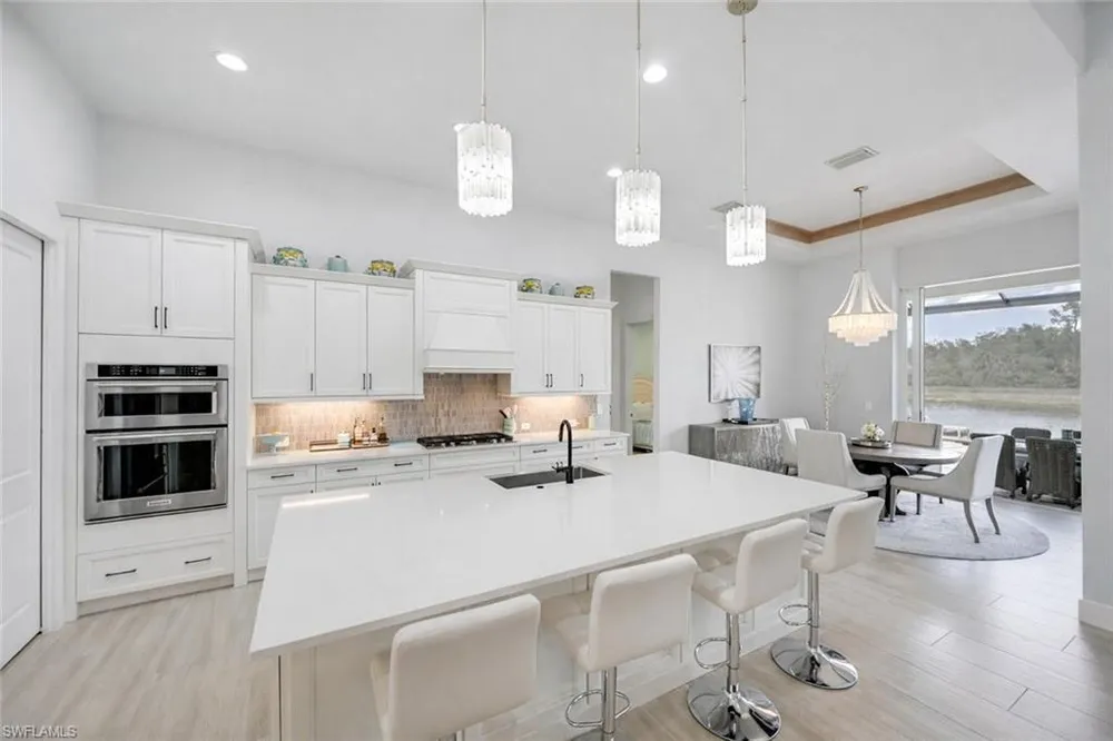 14338 Laguna Springs Ln, Naples, FL 34114