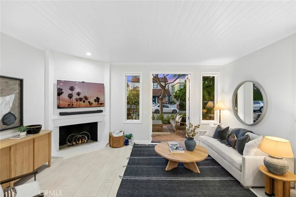 2117 Miramar Dr, Newport Beach, CA 92661