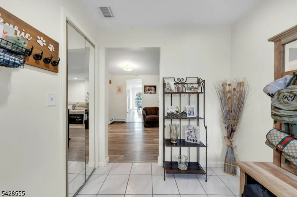 31 Roome St, Lincoln Park, NJ 07035