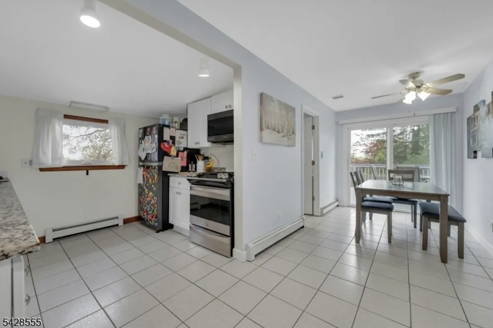 31 Roome St, Lincoln Park, NJ 07035