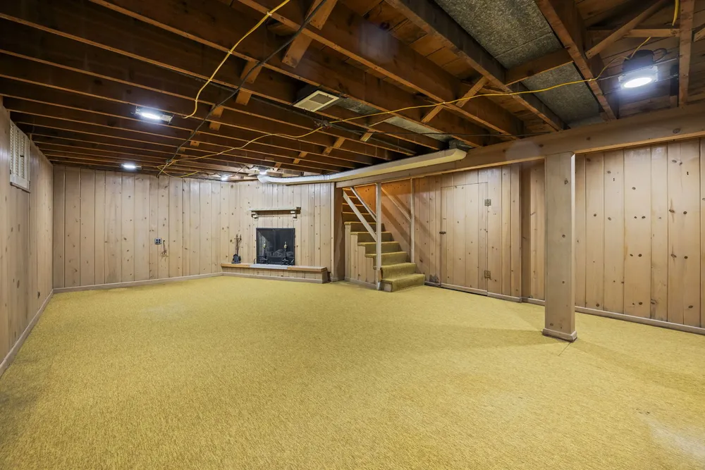 412 W Camp McDonald Rd, Prospect Heights, IL 60070