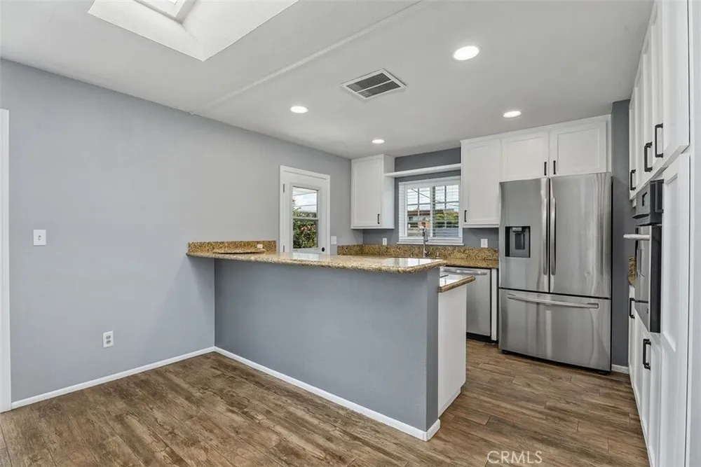 1566 Corsica Pl, Costa Mesa, CA 92626