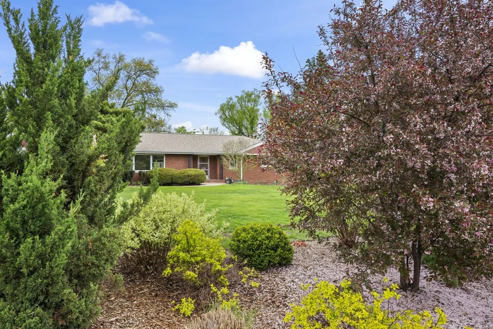 412 W Camp McDonald Rd, Prospect Heights, IL 60070