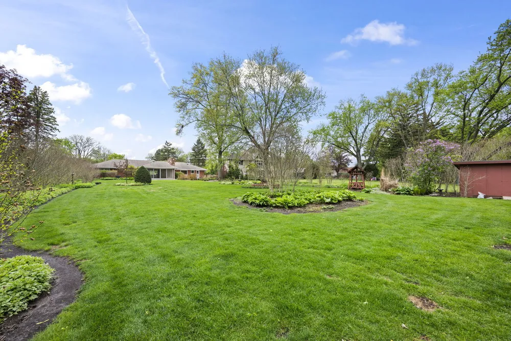 412 W Camp McDonald Rd, Prospect Heights, IL 60070