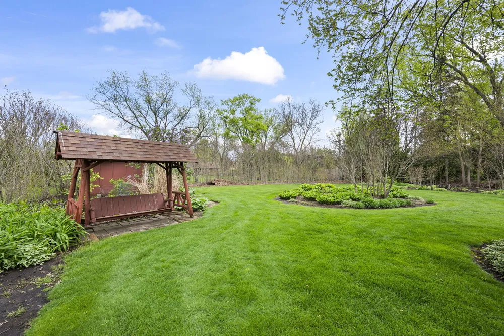 412 W Camp McDonald Rd, Prospect Heights, IL 60070