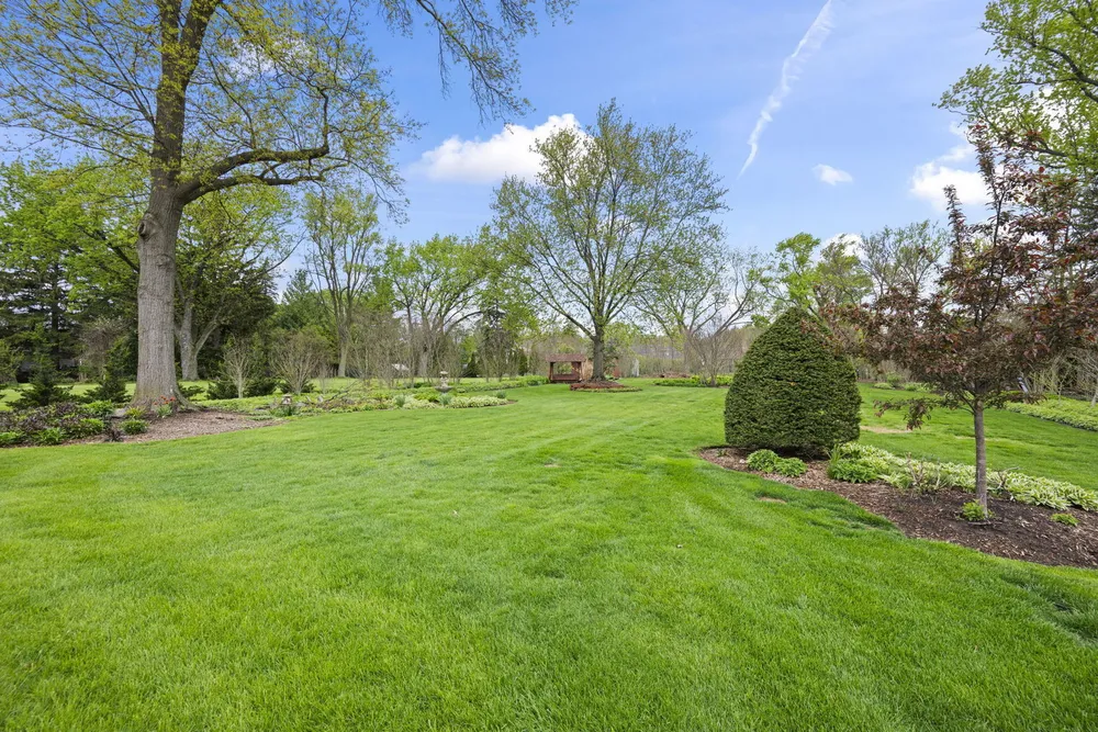 412 W Camp McDonald Rd, Prospect Heights, IL 60070