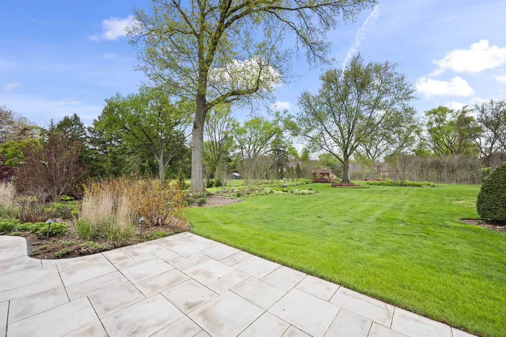 412 W Camp McDonald Rd, Prospect Heights, IL 60070