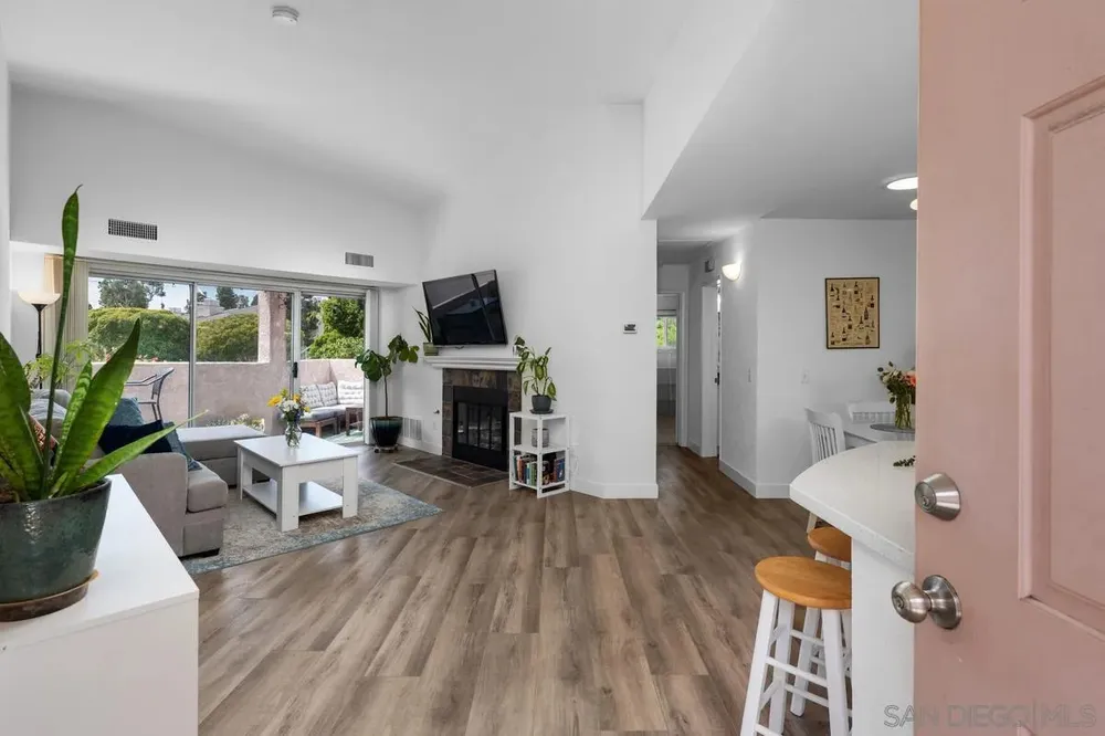 7127 Camino Degrazia, San Diego, CA 92111