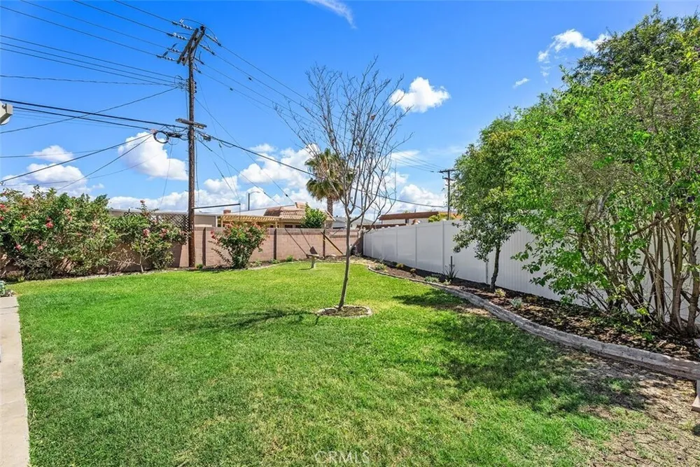 1566 Corsica Pl, Costa Mesa, CA 92626