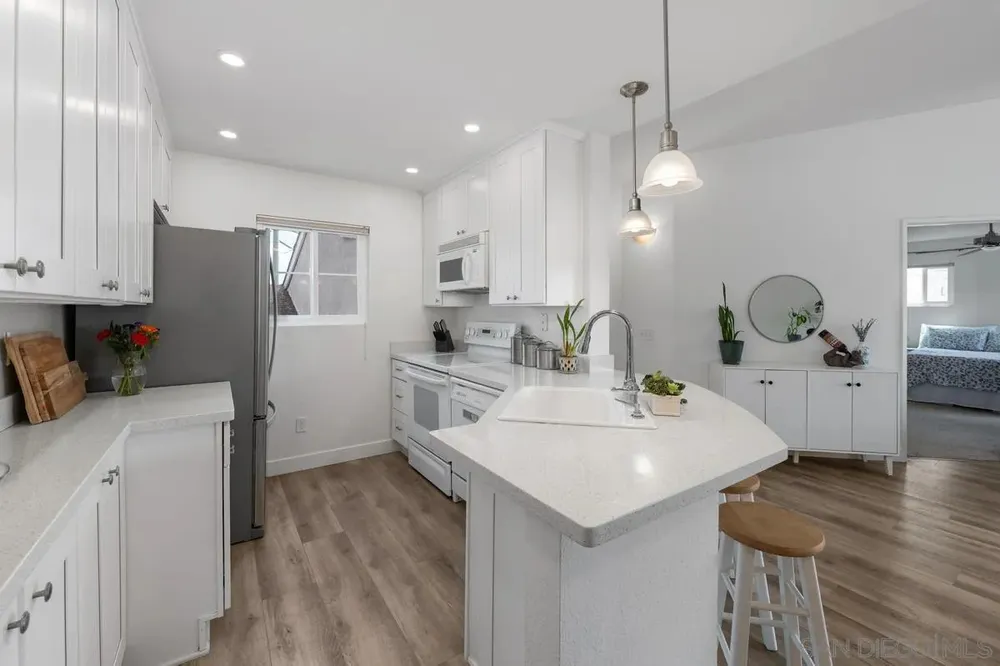 7127 Camino Degrazia, San Diego, CA 92111