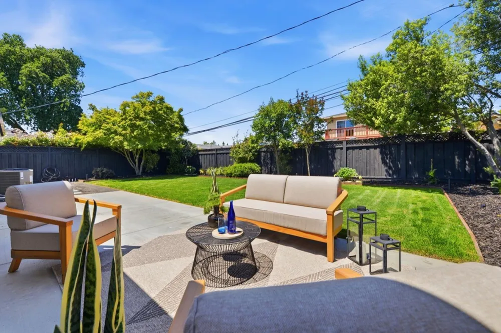 2464 Carolina Ave, Redwood City, CA 94061