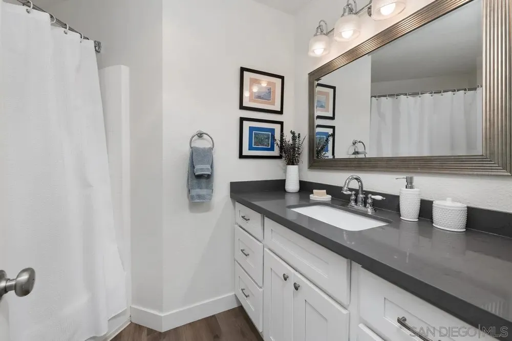 7127 Camino Degrazia, San Diego, CA 92111