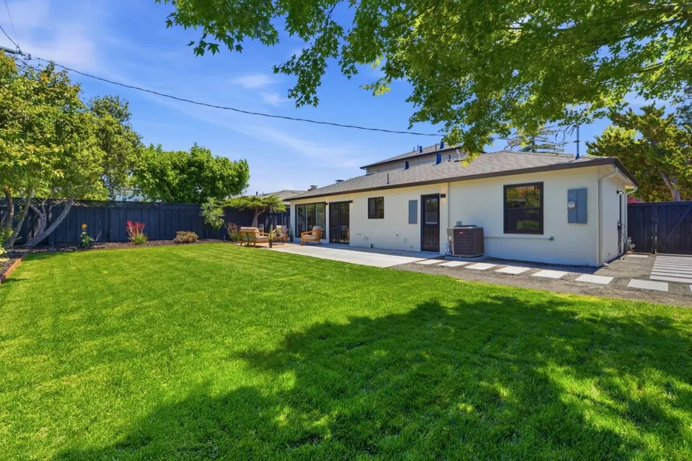 2464 Carolina Ave, Redwood City, CA 94061