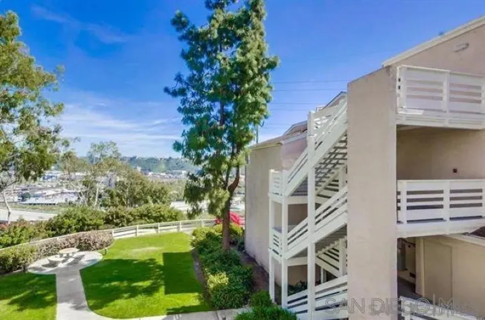 7127 Camino Degrazia, San Diego, CA 92111