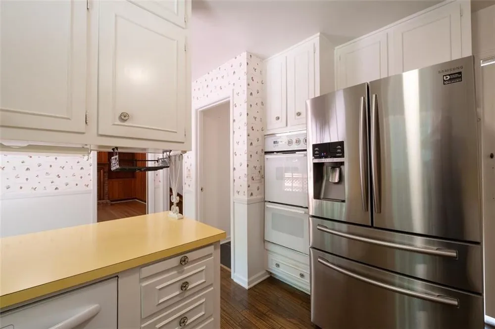 92 Brandon Ridge Dr, Sandy Springs, GA 30328