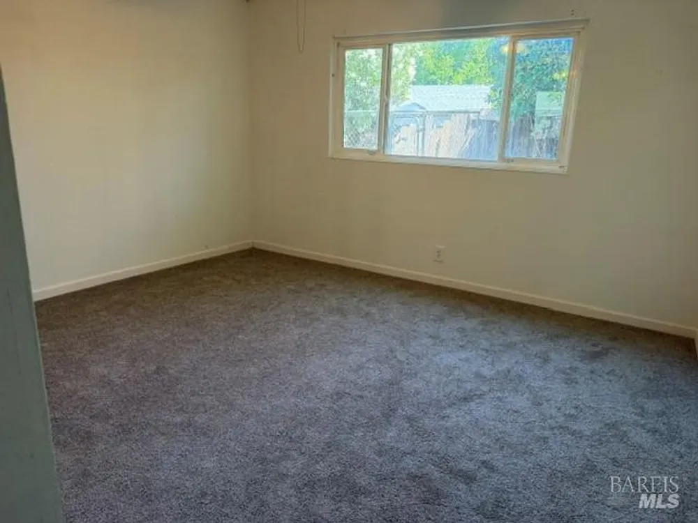 640 E Creekside Circle, Dixon, CA 95620