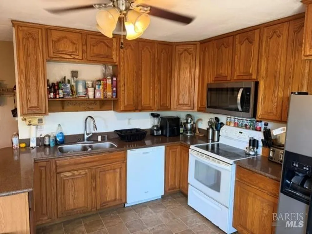 640 E Creekside Circle, Dixon, CA 95620
