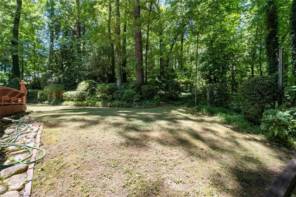 92 Brandon Ridge Dr, Sandy Springs, GA 30328
