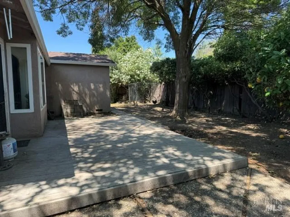 640 E Creekside Circle, Dixon, CA 95620