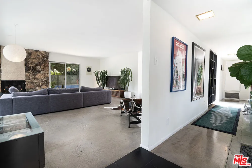 17600 Lemarsh St, Northridge, CA 91325