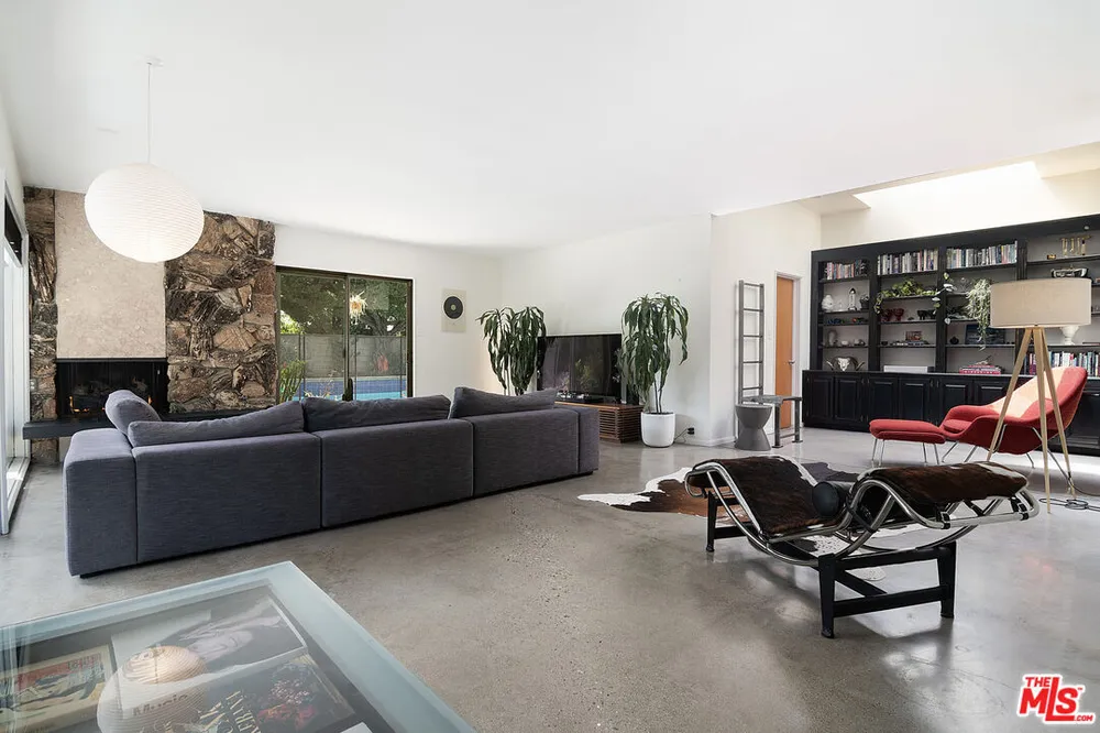 17600 Lemarsh St, Northridge, CA 91325