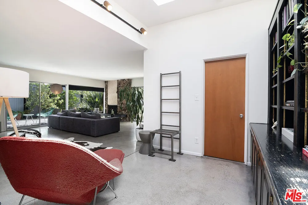 17600 Lemarsh St, Northridge, CA 91325