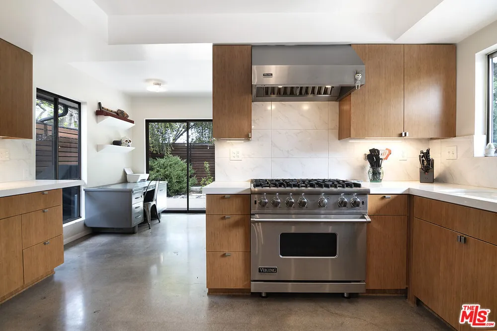 17600 Lemarsh St, Northridge, CA 91325