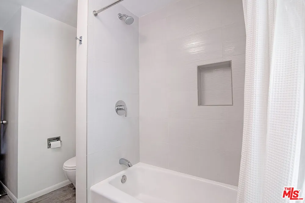 17600 Lemarsh St, Northridge, CA 91325