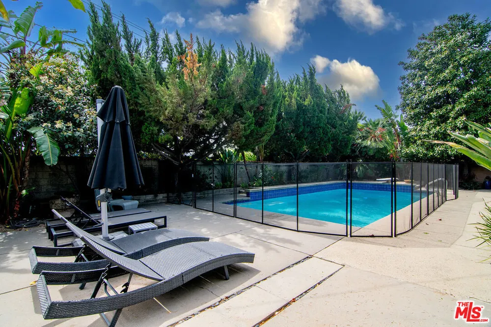 17600 Lemarsh St, Northridge, CA 91325