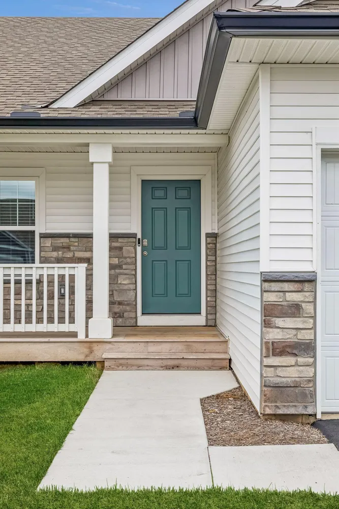 8261 Saddle Trail, Woodbury, MN 55129