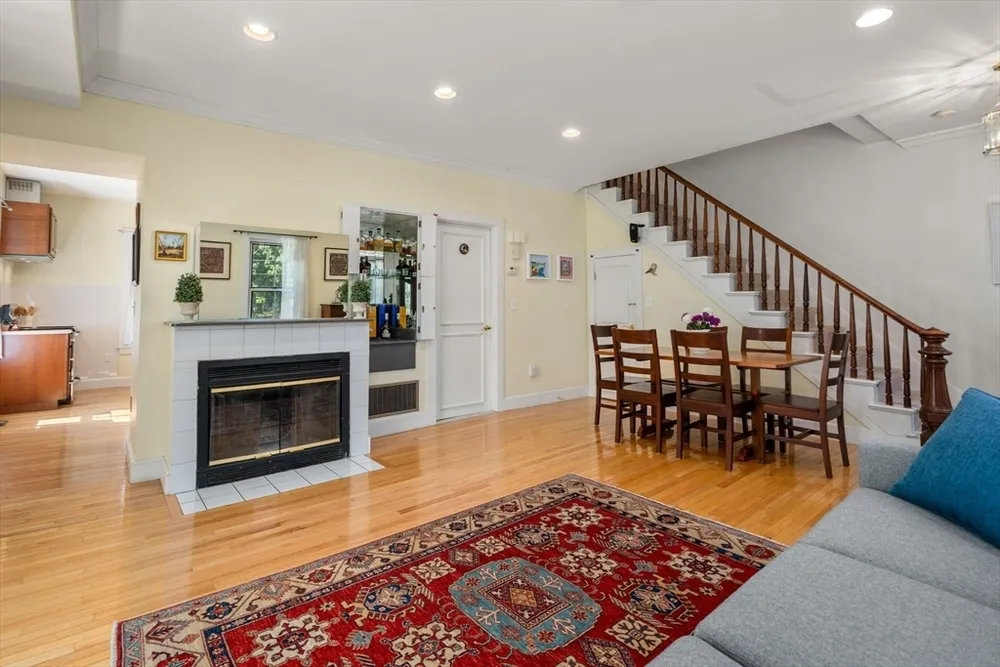 5 Spring St, Medfield, MA 02052