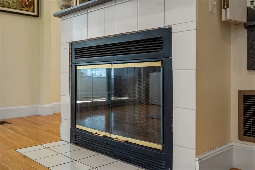5 Spring St, Medfield, MA 02052