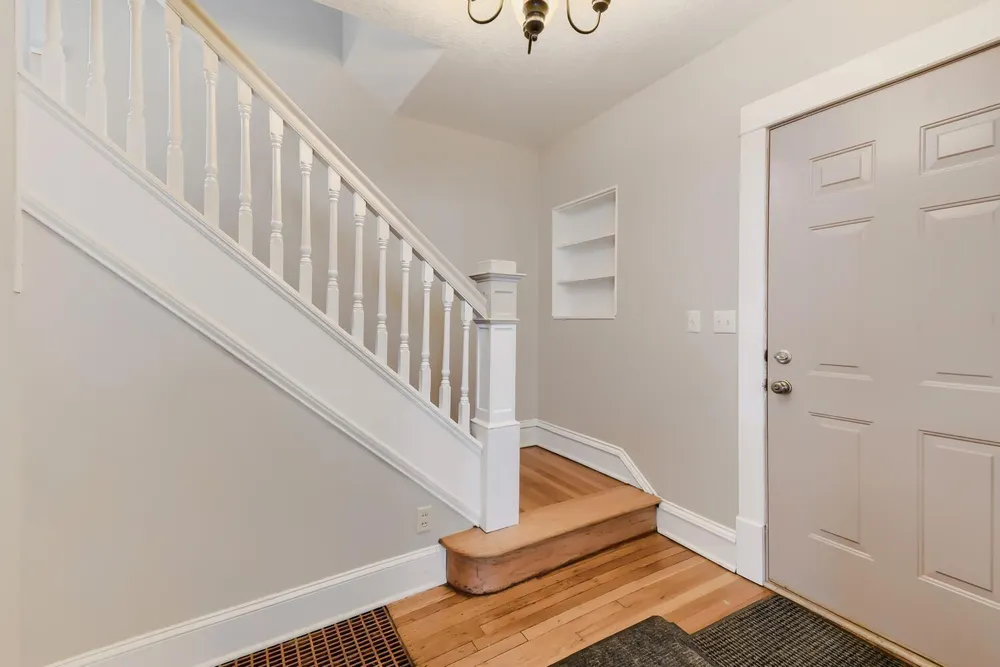 822 Smith Ave S, Saint Paul, MN 55107