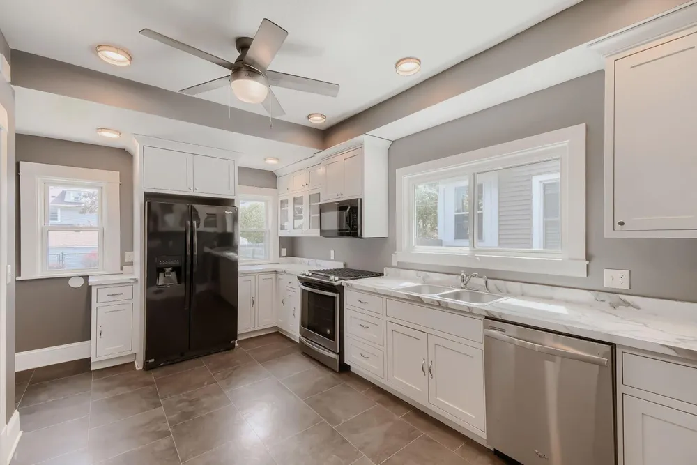 822 Smith Ave S, Saint Paul, MN 55107