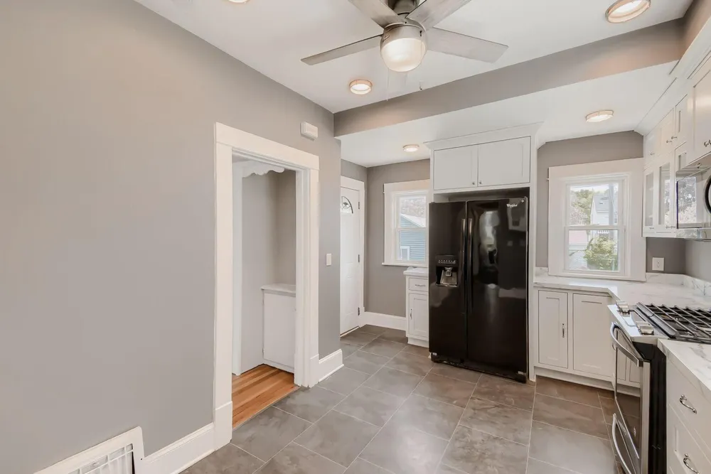 822 Smith Ave S, Saint Paul, MN 55107