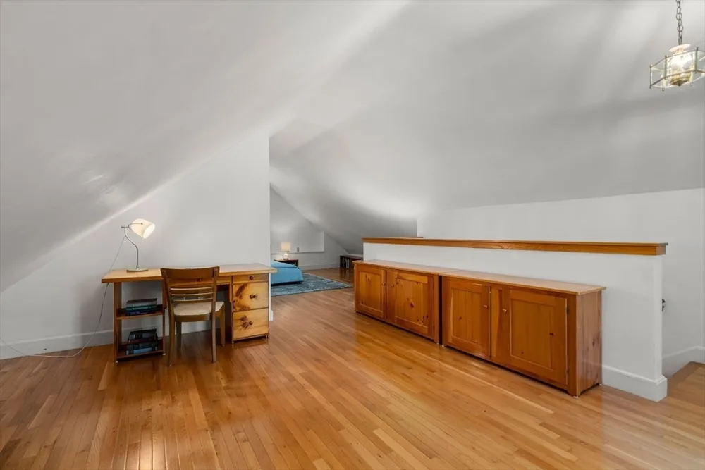5 Spring St, Medfield, MA 02052