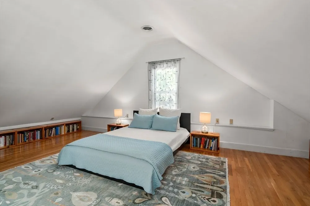 5 Spring St, Medfield, MA 02052