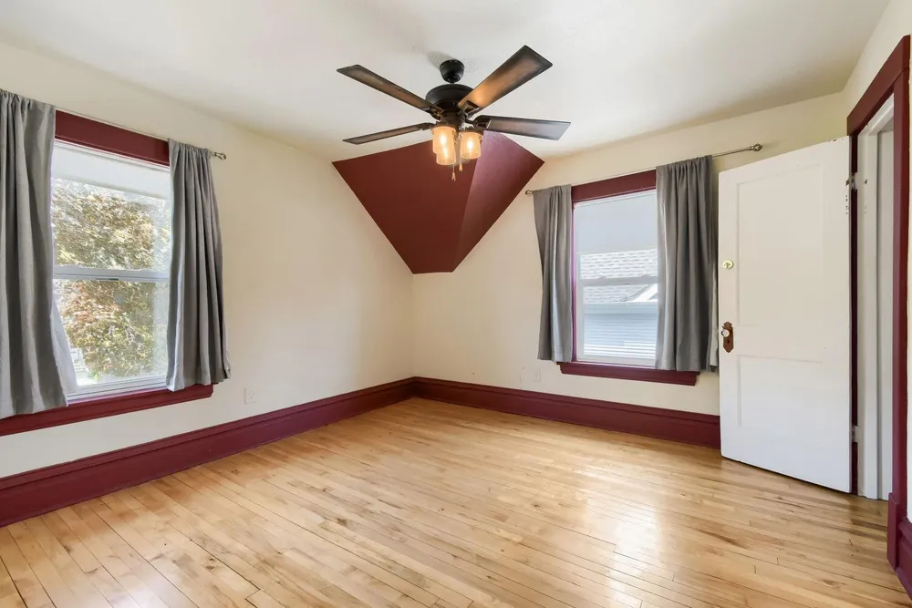 822 Smith Ave S, Saint Paul, MN 55107