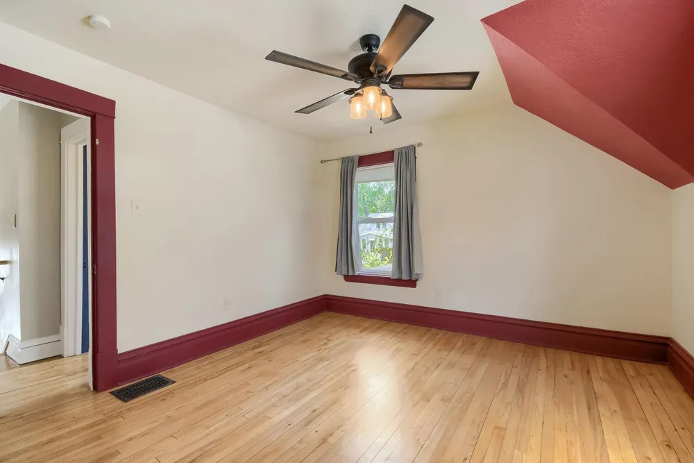 822 Smith Ave S, Saint Paul, MN 55107