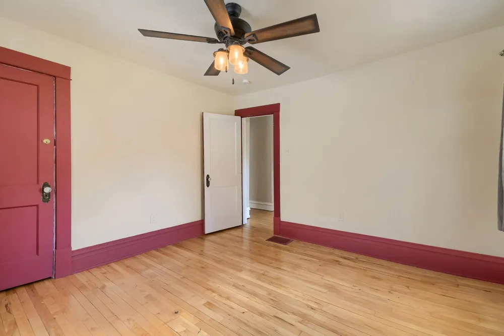 822 Smith Ave S, Saint Paul, MN 55107