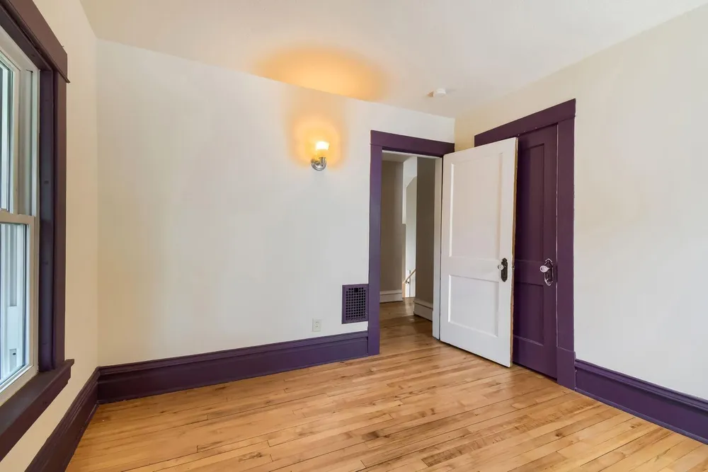 822 Smith Ave S, Saint Paul, MN 55107
