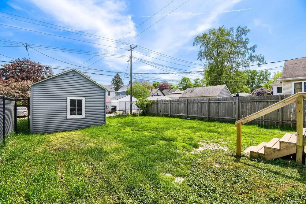 822 Smith Ave S, Saint Paul, MN 55107
