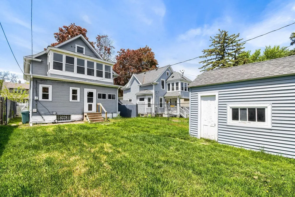 822 Smith Ave S, Saint Paul, MN 55107