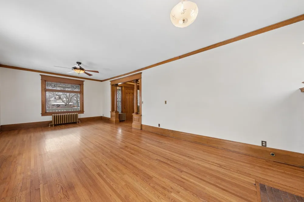 1732 Summit Ave, St Paul, MN 55105