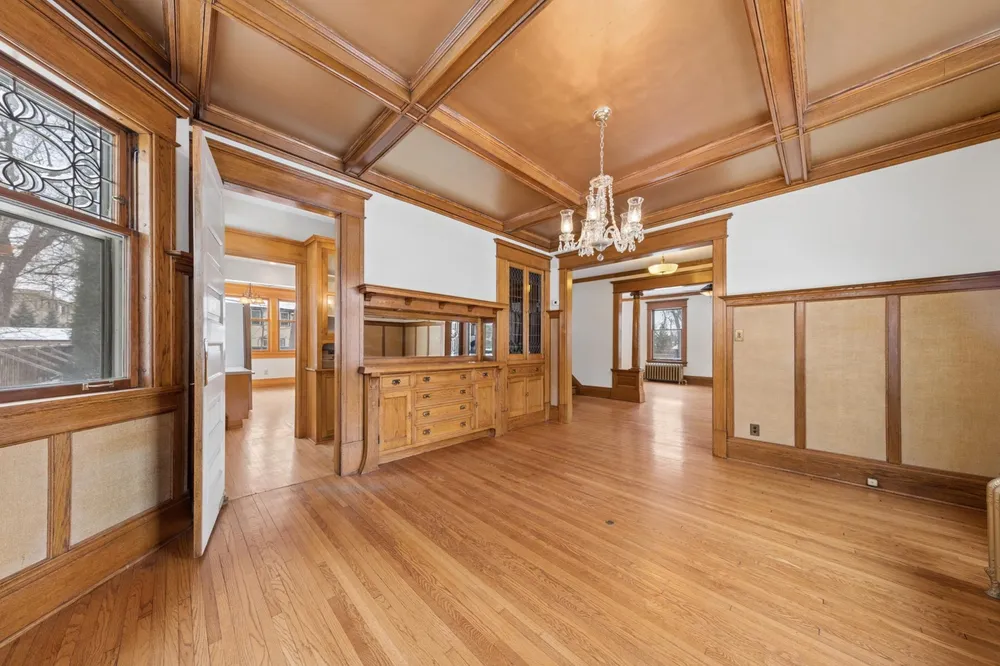 1732 Summit Ave, St Paul, MN 55105