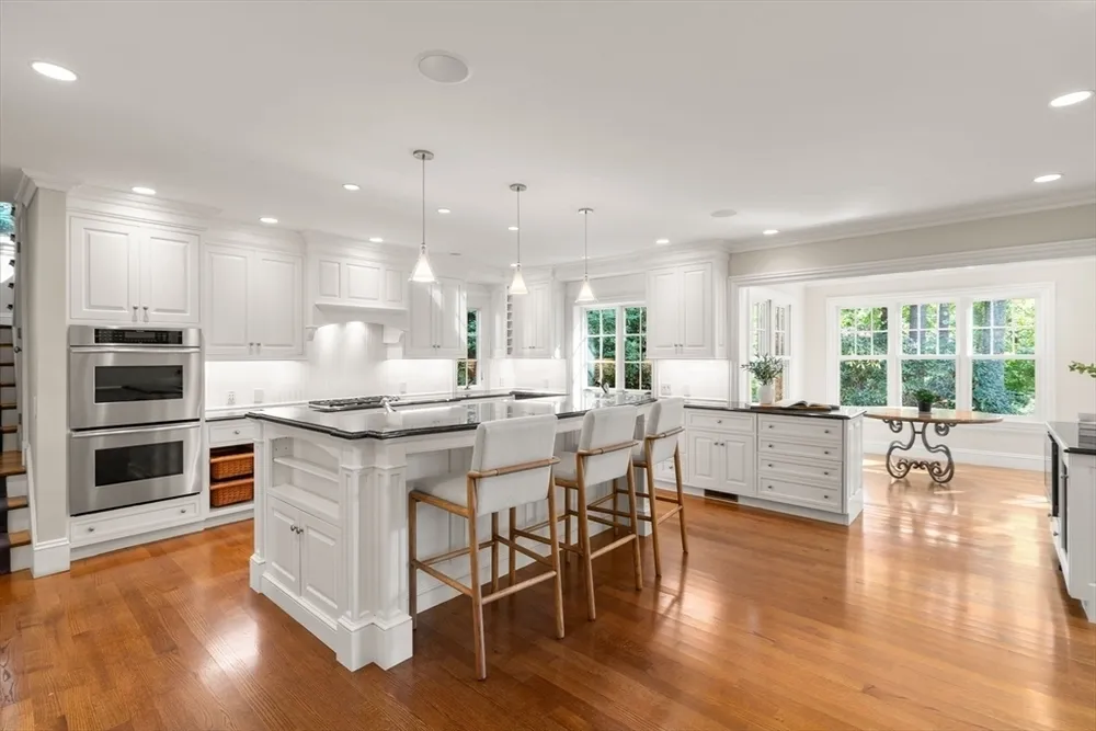 182 Winding River Rd, Wellesley, MA 02482