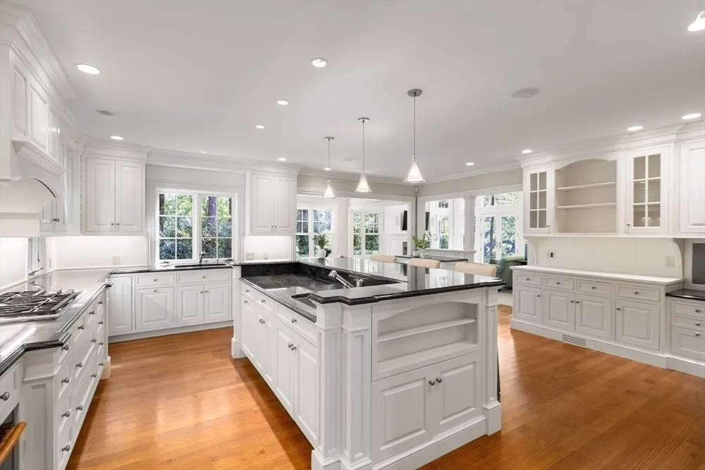 182 Winding River Rd, Wellesley, MA 02482